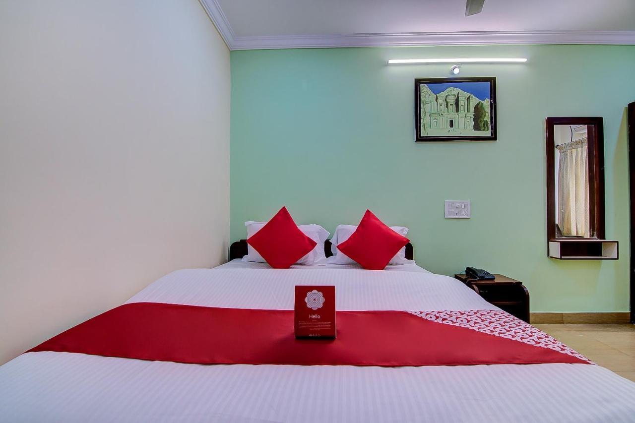 Oyo Lalitha Delight Hotel Visakhapatnam Exterior foto
