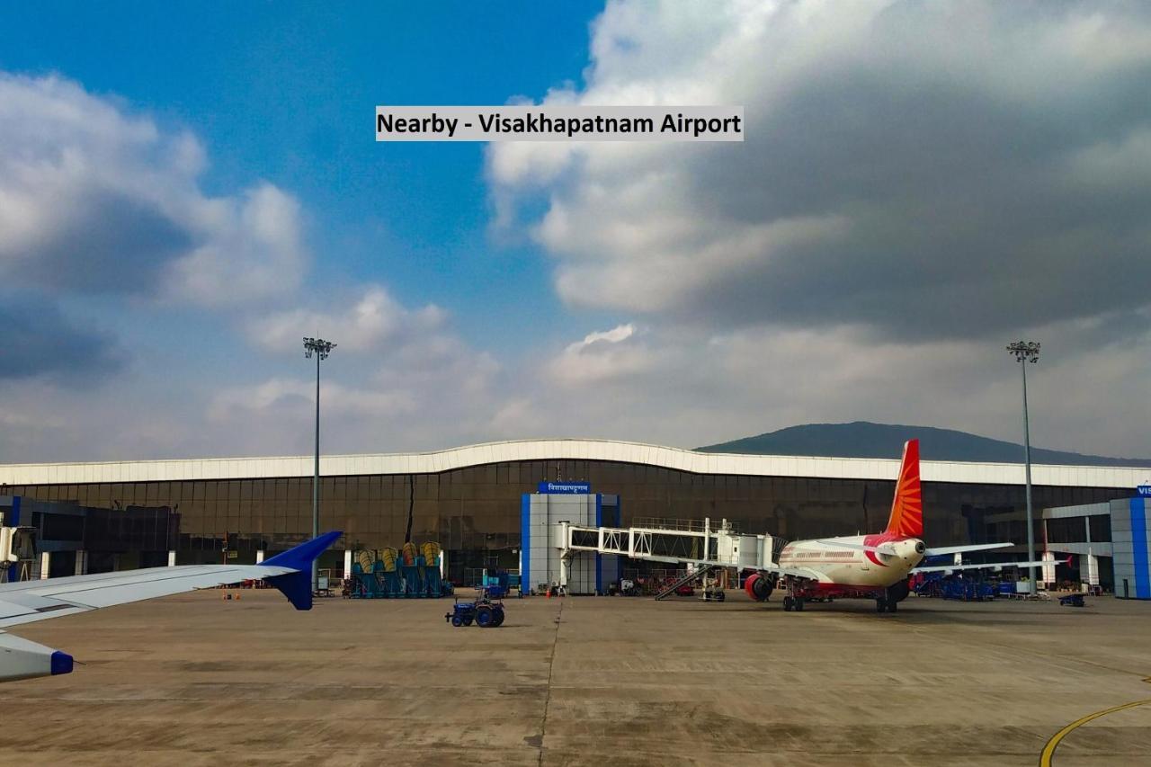 Oyo Lalitha Delight Hotel Visakhapatnam Exterior foto