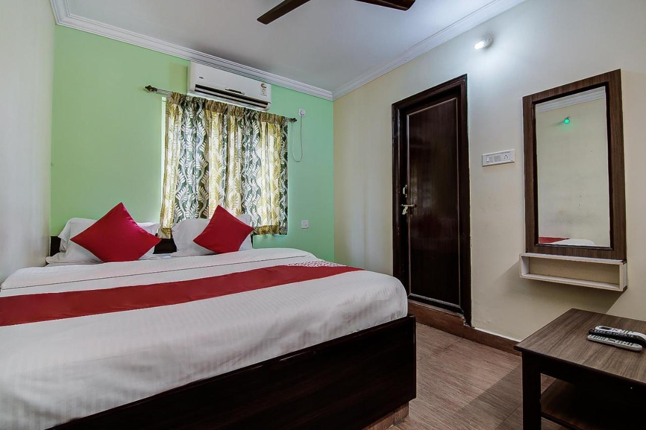 Oyo Lalitha Delight Hotel Visakhapatnam Exterior foto