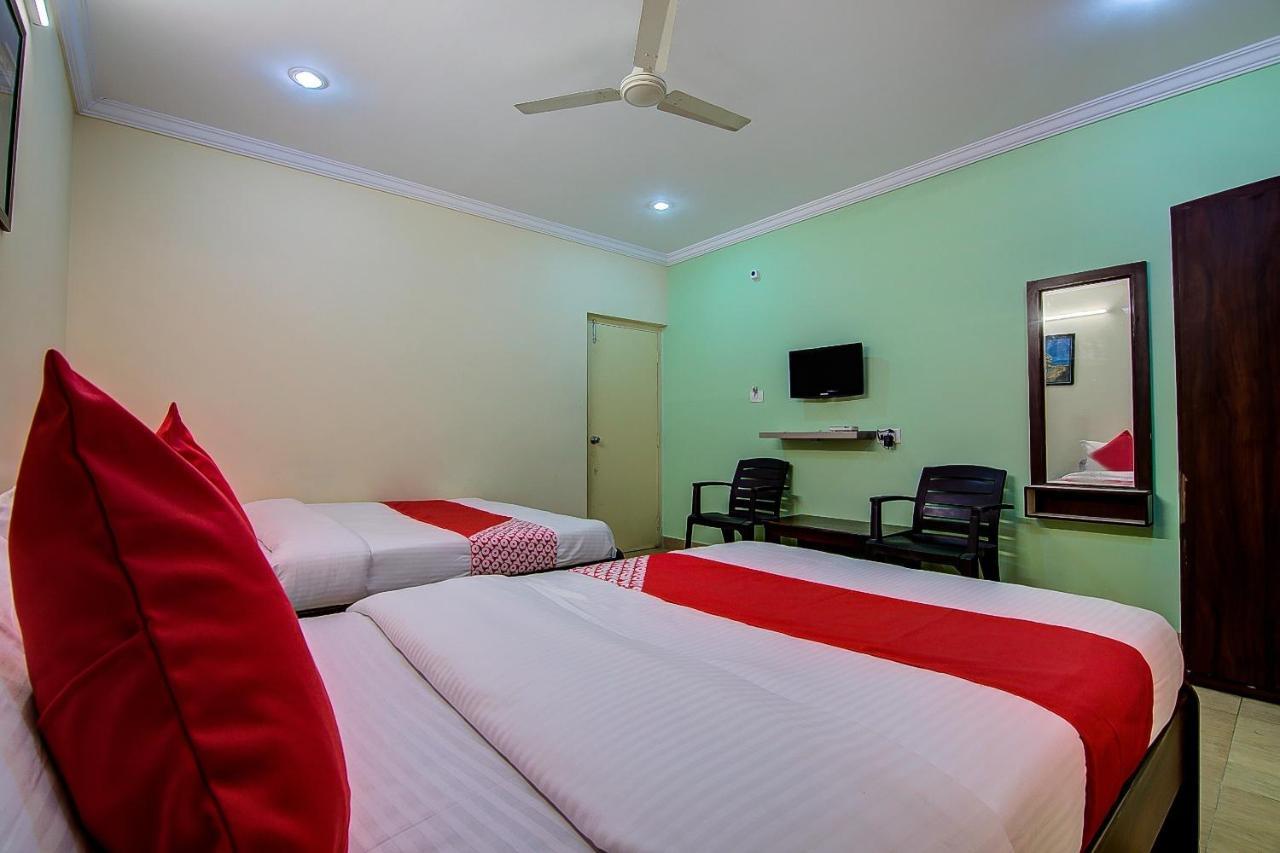 Oyo Lalitha Delight Hotel Visakhapatnam Exterior foto